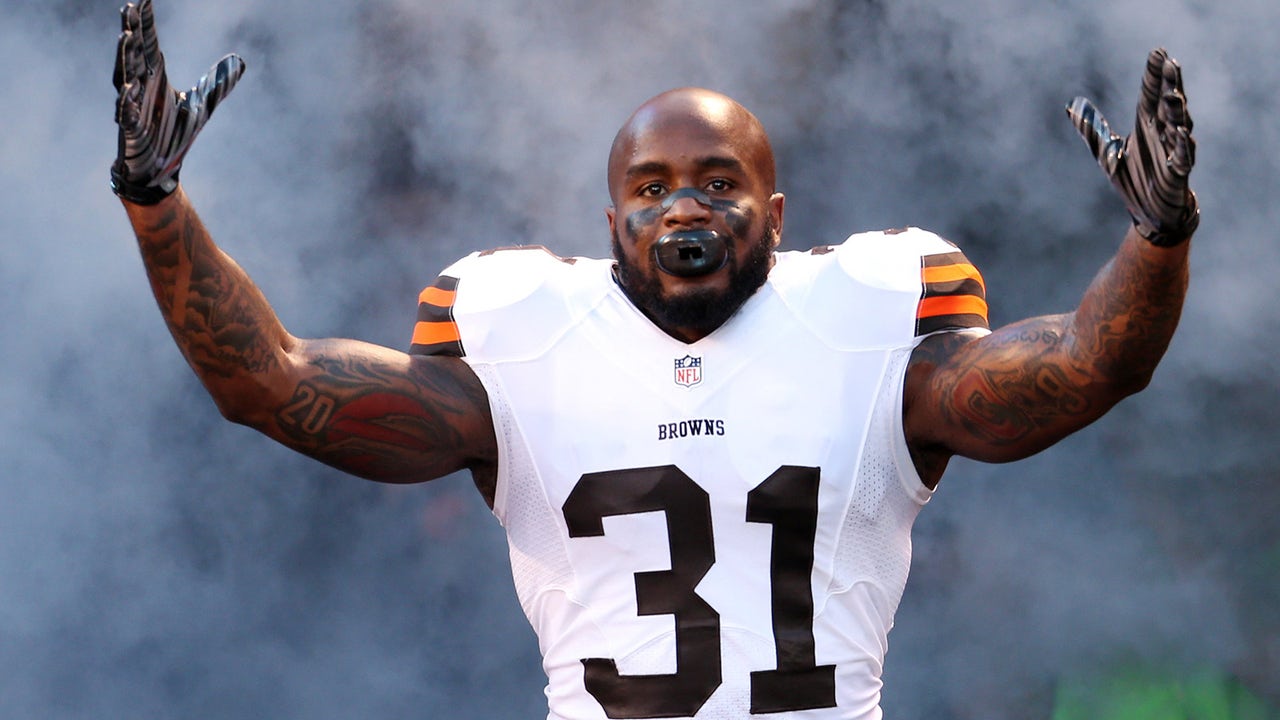 Whitner takes practice field to chorus boos